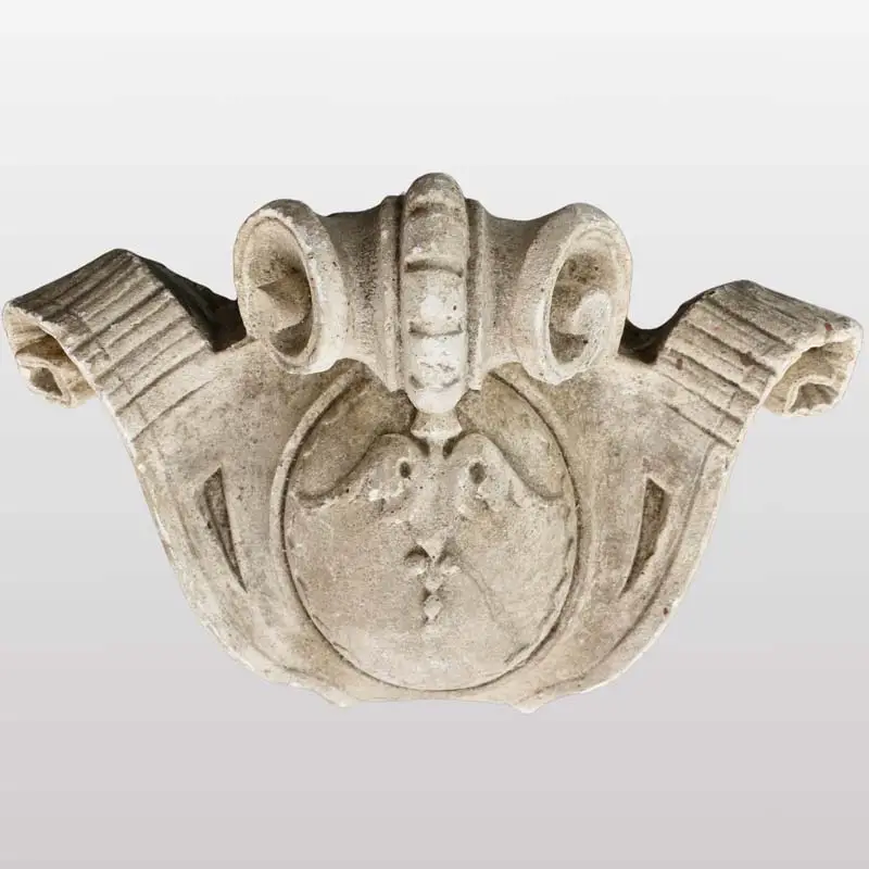 Un haut-relief en forme de corne de bélier. France années 80 image 2