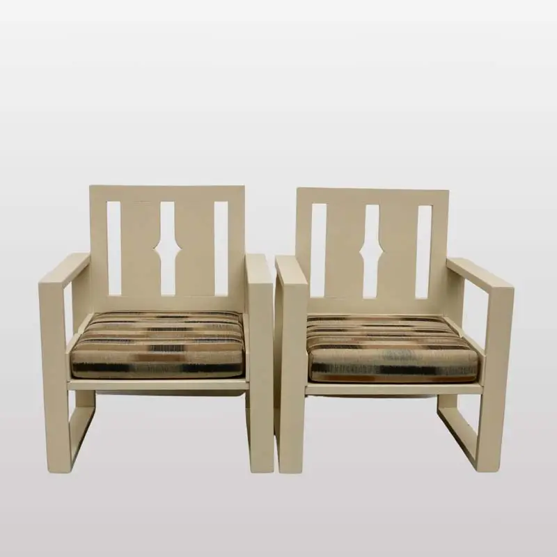 Une paire de grands fauteuils en pitchpin. France années 60 image 2