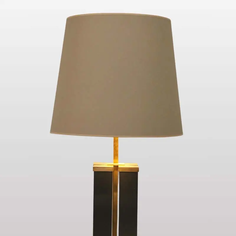 Une lampe en laiton image 2